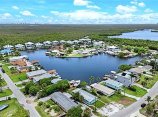 527 Goodland Dr W, Goodland, FL 34140