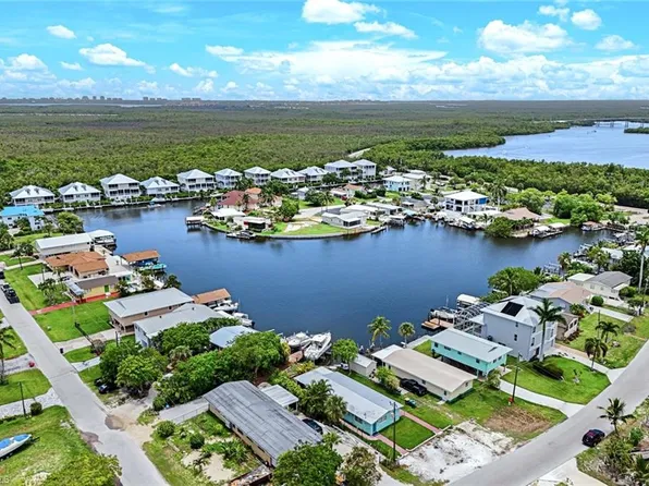 527 Goodland DR W, GOODLAND, FL 34140