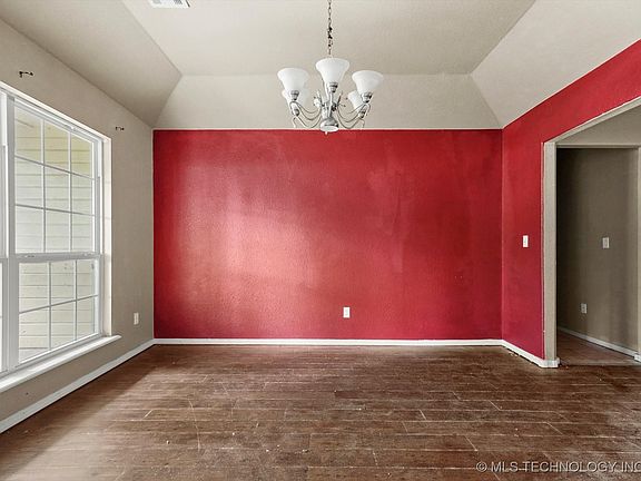 5th image of 25025 S 4130th Rd