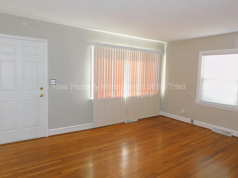 2644 Walker Ave #B — Photo 2
