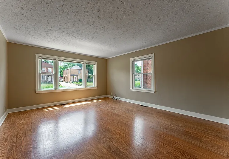 2315 Auburn St #2E — Photo 8