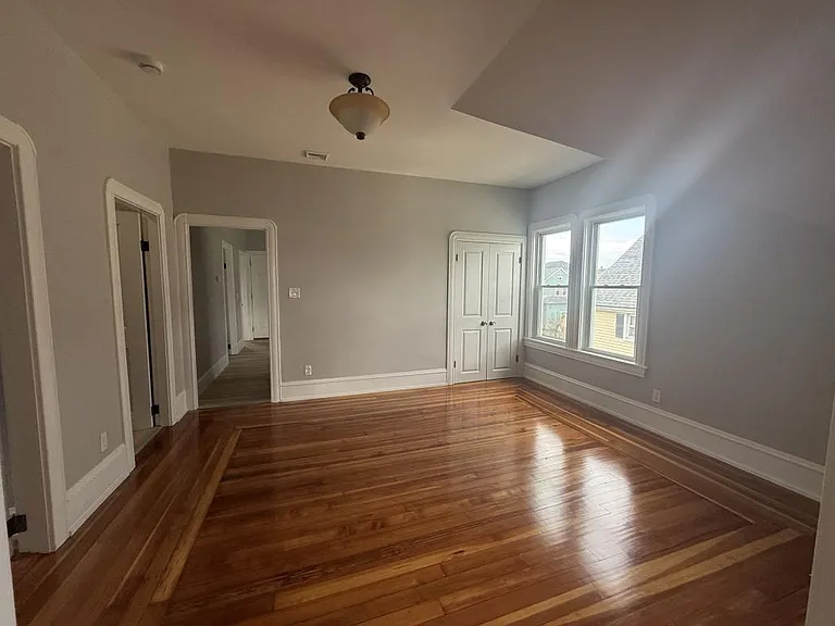 467 Middle St — Photo 10