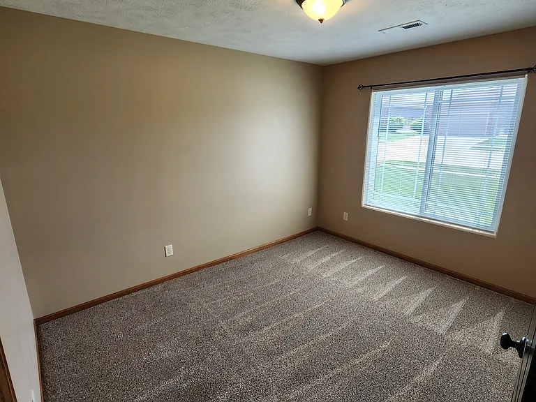 3748 Norseman Ave — Photo 9