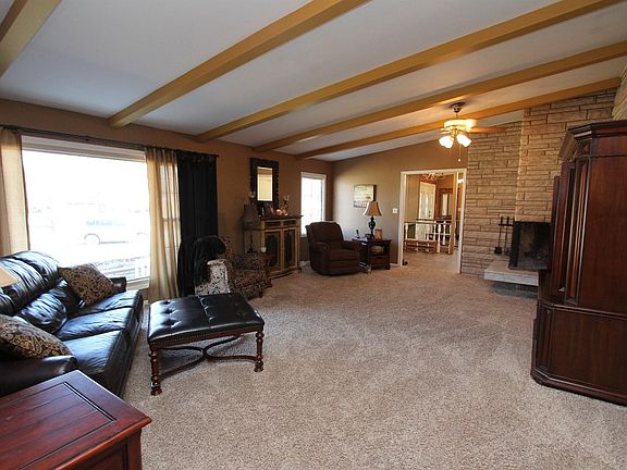 4th image of 2307 Lincoln Dr