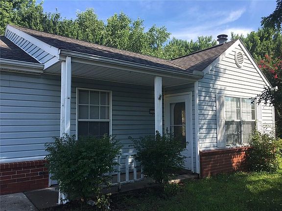 2nd image of 3222 W Woodfield Way