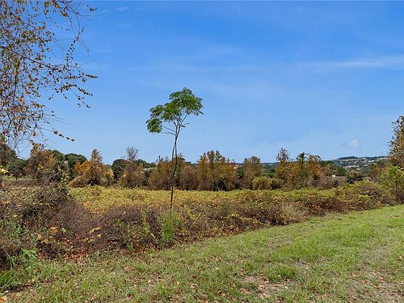 3rd image of 00 Rainbow Ln
