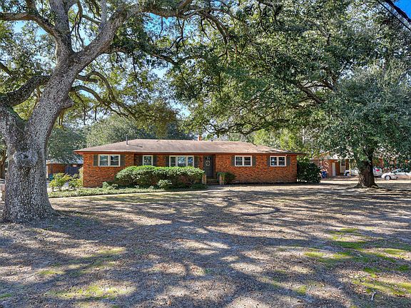 3rd image of 749 Banks Mill Rd SE