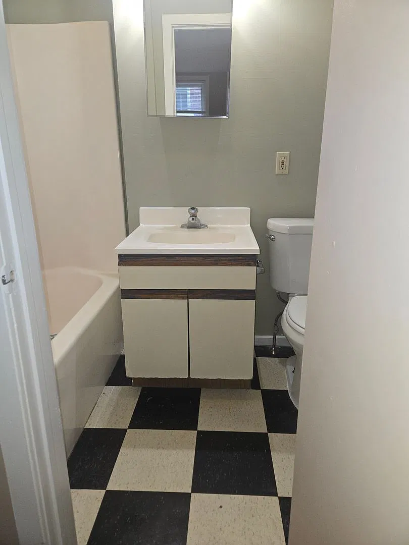 1119-1121 Linden Street — Photo 2