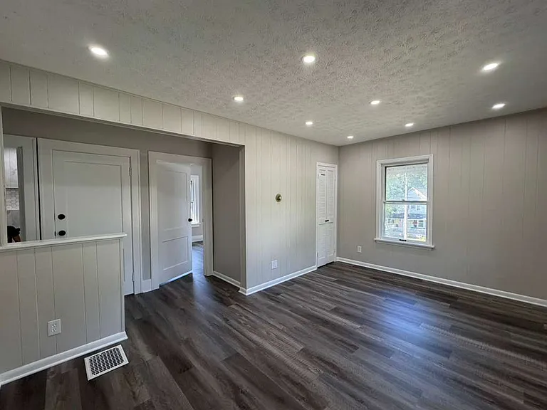 1700 E 290th St #2 — Photo 11