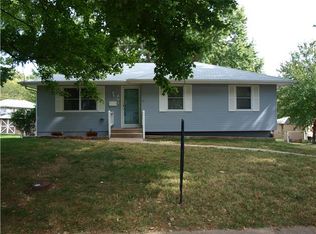 402 SW 25th St, Blue Springs, MO 64015