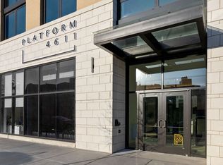 Platform 4611 Uptown Chicago, Chicago, IL 60640