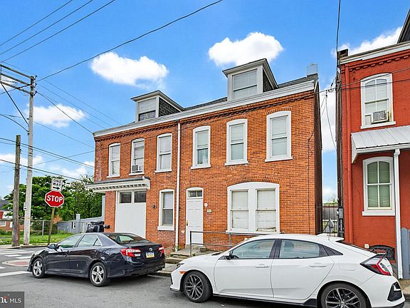 4th image of 324-326 S Christian St