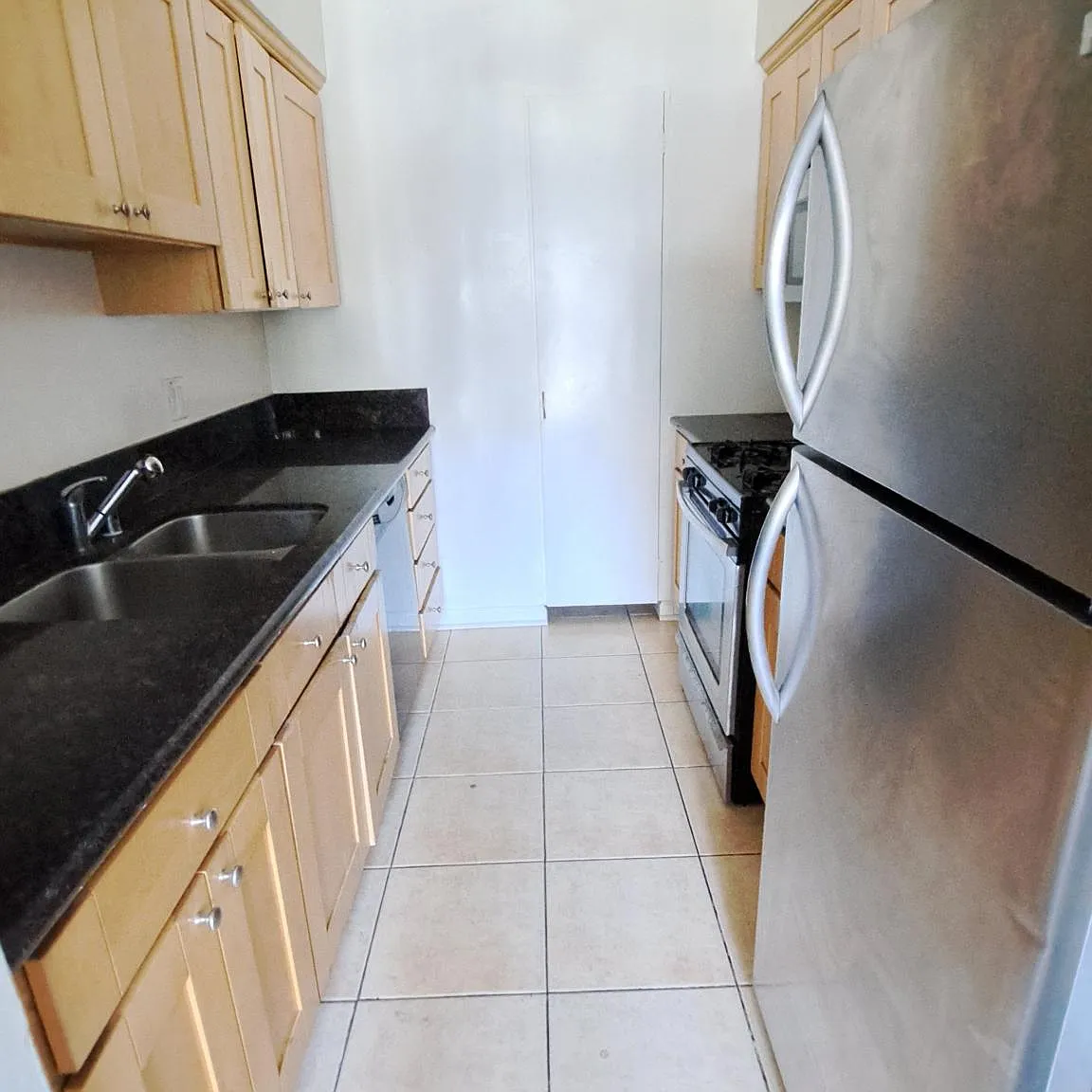 3 bed, 1400 sqft, $3,600 — Photo 3