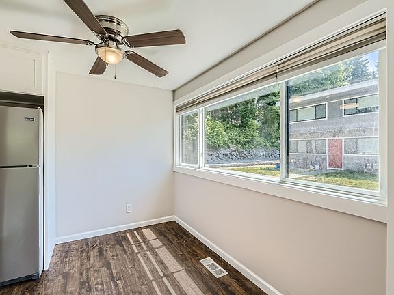 4th image of 544 156th Ave SE APT A