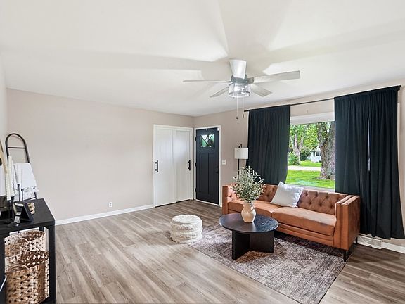 4th image of 7854 Lowe Dr