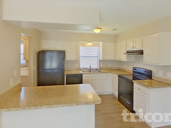 5th image of 300 Ripplewood Dr