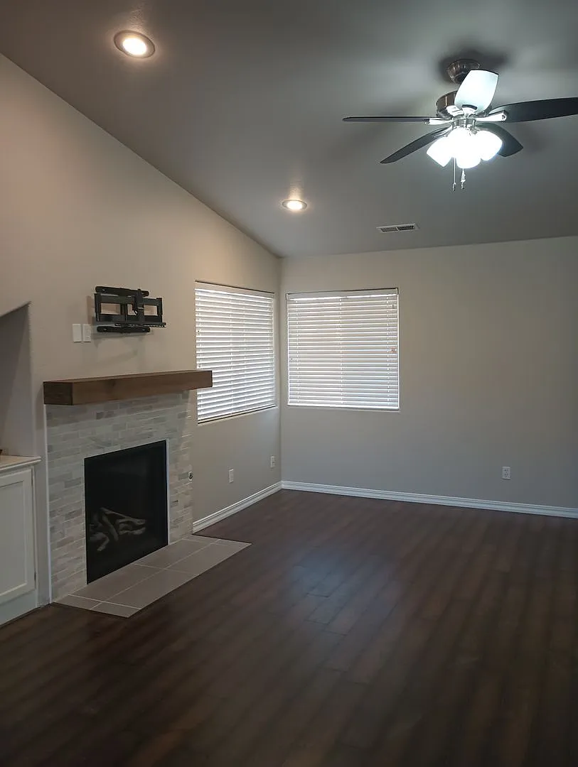 Beautiful Home in West Cedar City — Photo 2