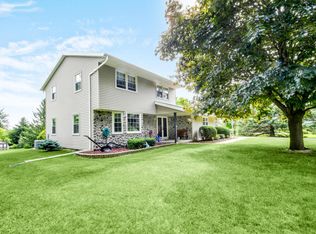 2825 Outpost Ln, Richfield, WI 53076