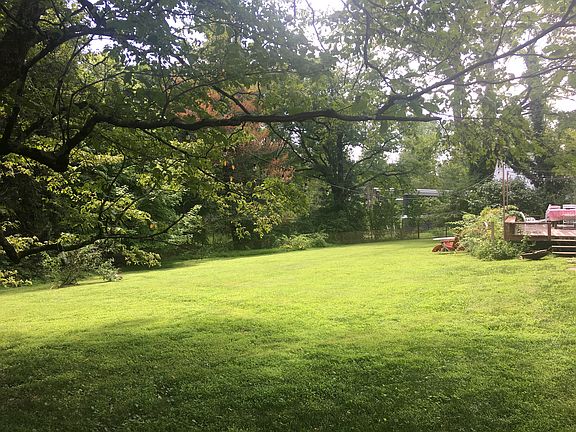 3rd image of 62 Cherry Hill Rd