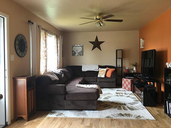 4th image of 305 Riverview 4 W