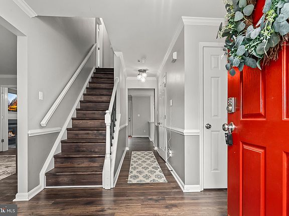 3rd image of 9 Sydney Ln