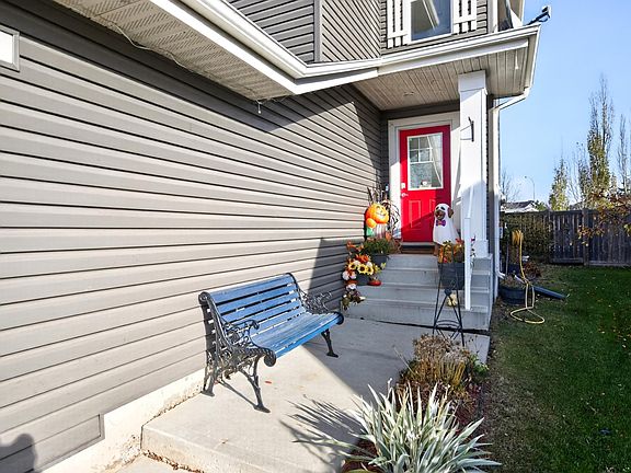 2nd image of 39 Appleton Cres