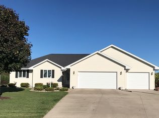N9174 African Violet Dr, APPLETON, WI 54915