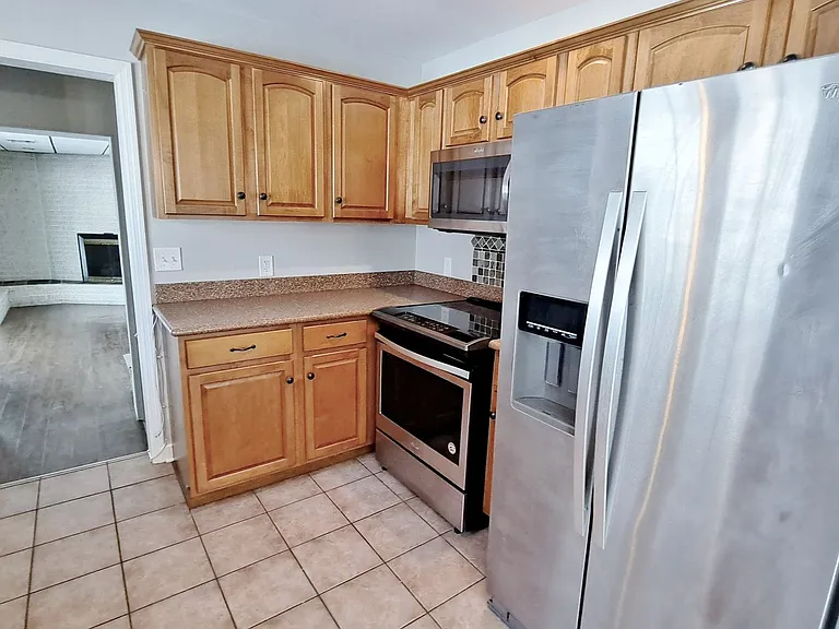 1170 Westminster Ave — Photo 15