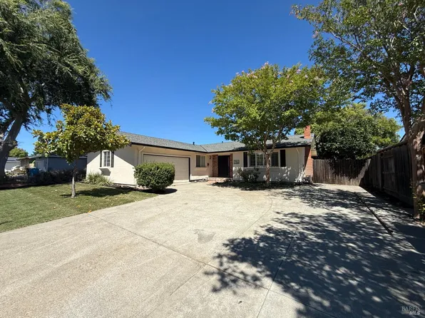 707 Granada Lane, Vacaville, CA 95688