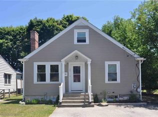 30 Knollwood Ave, Cranston, RI 02910