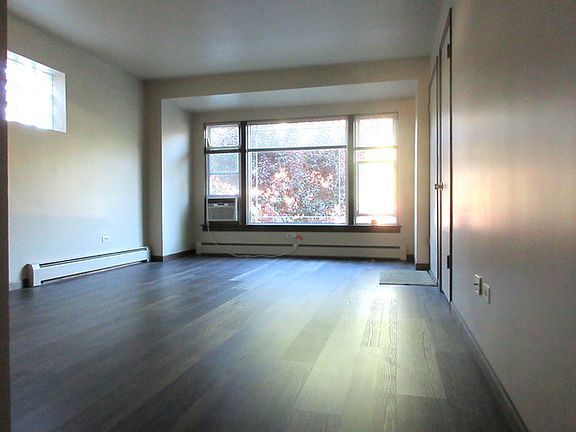 2nd image of 2715 S Lombard Ave #1