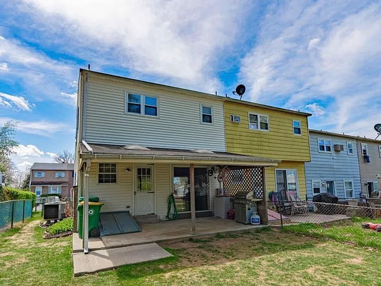 5727 Greens Dr — Photo 24