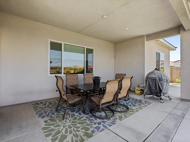 815 Gilsum Ct — Photo 58