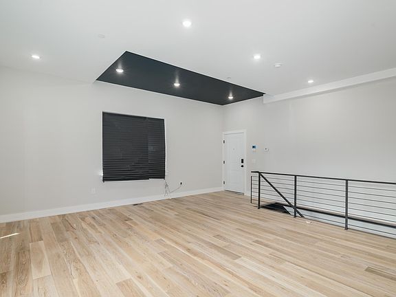 2nd image of 2731 W Jefferson St #1