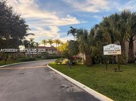 6926 NW 166th Ter, Miami Lakes, FL