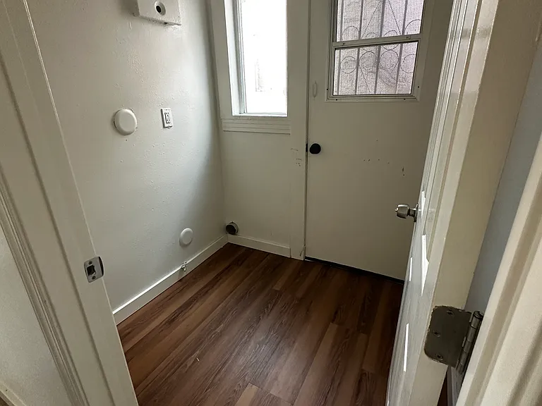 1223 W 64th St — Photo 10