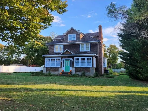 1174 5th Avenue, East Northport, NY 11731