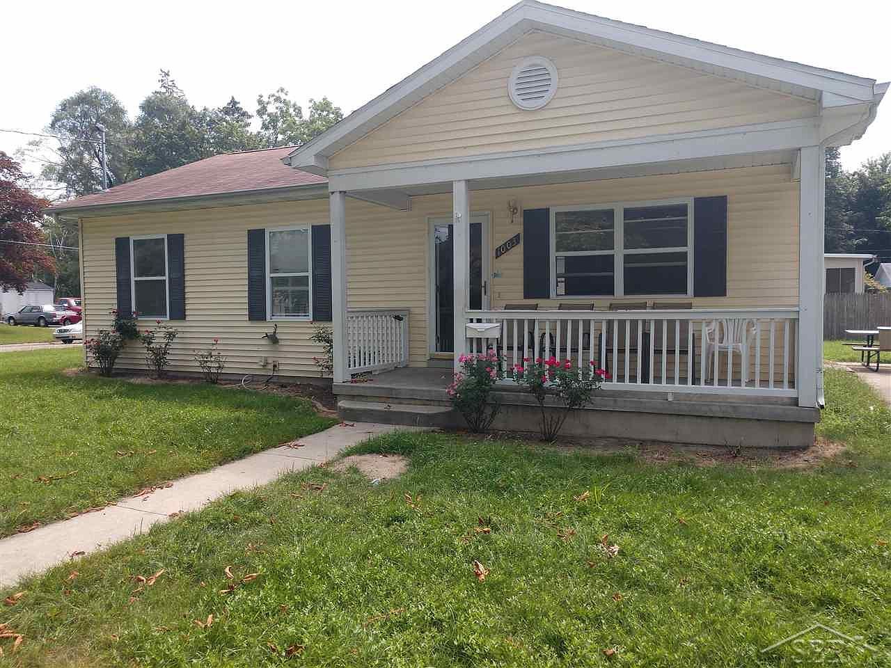 1003 Ash St Saginaw Mi 48602 Mls 50052317 Zillow