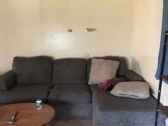 3rd image of 308 Flinders Dr