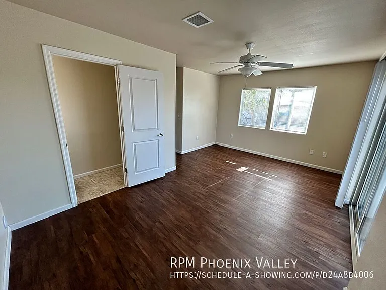 Bell Villas Apartments — Photo 42