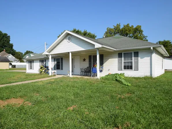 419 E John St, Brookfield, MO 64628
