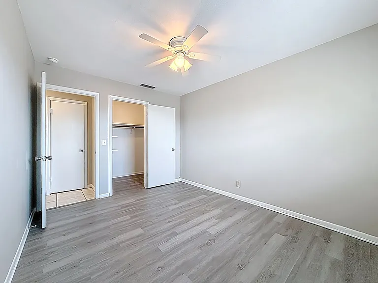 2502 Bay Blvd #6 — Photo 7