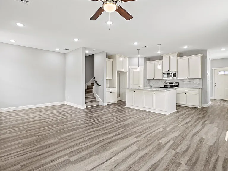 2308 Bloomfield Dr — Photo 9