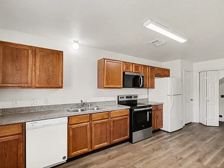 19414 Dry Canyon Ct — Photo 8