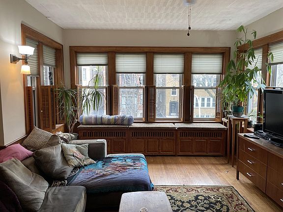 2nd image of 6429 N Fairfield Ave #2