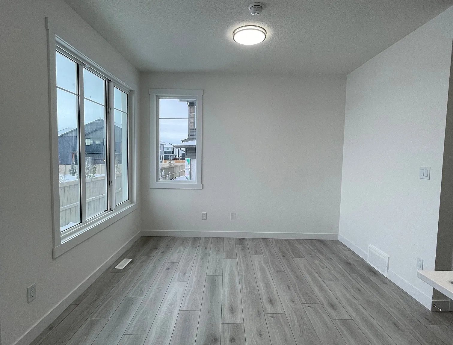 2710 66 Street SW, Edmonton — Photo 3