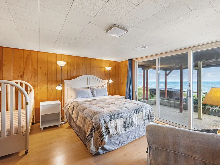1310 Shore Dr — Photo 29