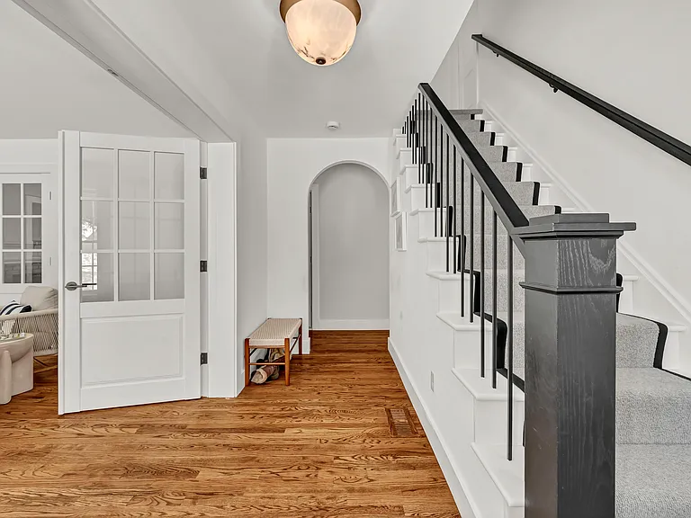 5 Main Dr — Photo 6
