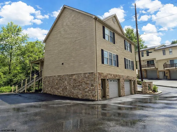 6 Pineview Pl, Morgantown, WV 26505