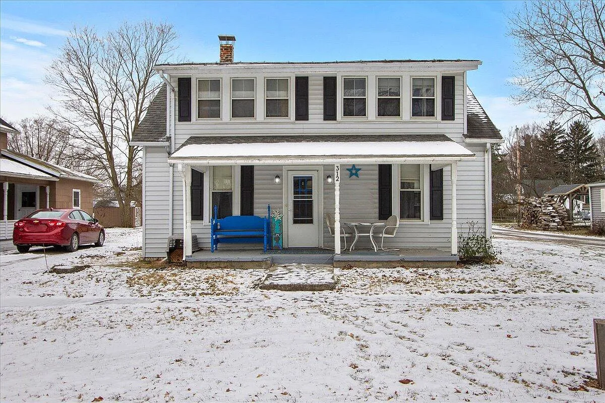 312 White St photo 1